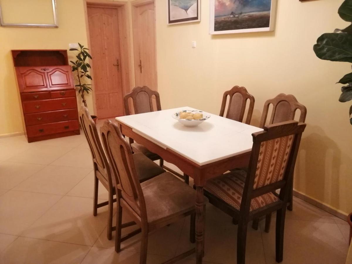 Vizaknai Apartmanhaz Alba Regalǎ Exterior foto